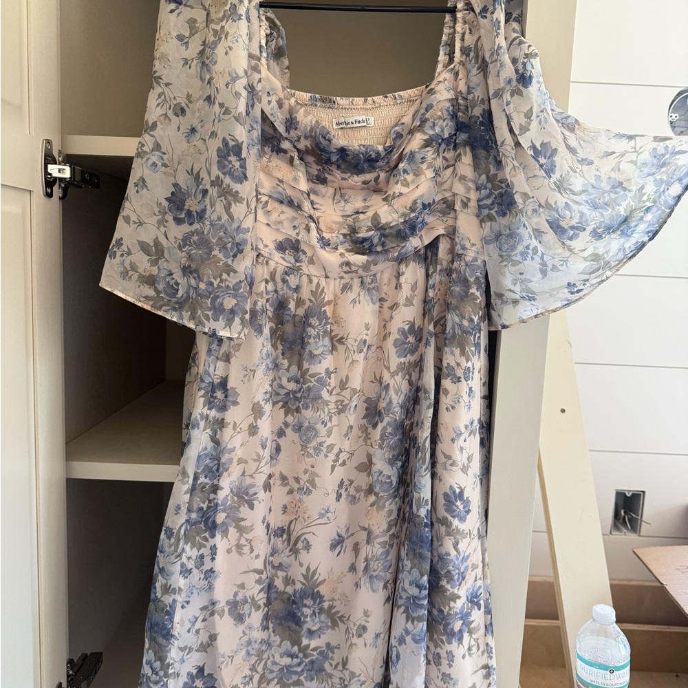Floral Blue and White Abercrombie and Fitch Babydoll Dress- NWOT